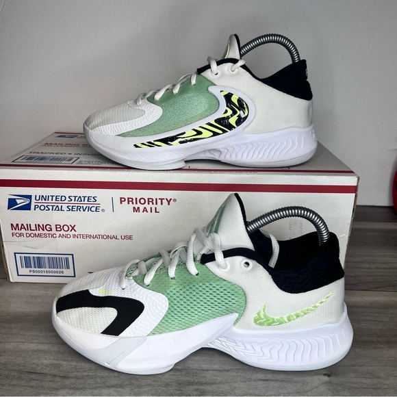 Nike Zoom Freak 4 Greek Coastline Shoes Kids 5Y DQ0553-100 Basketball Hoops - Picture 2 of 8